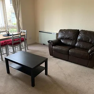 2 Bedroom Apartment Edinburgh